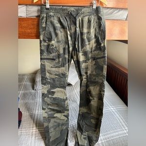 Hollister camo jogger.